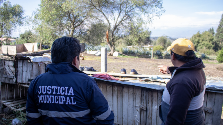 Autoridades del Municipio del Latacunga en los hechos del caso de maltrato .