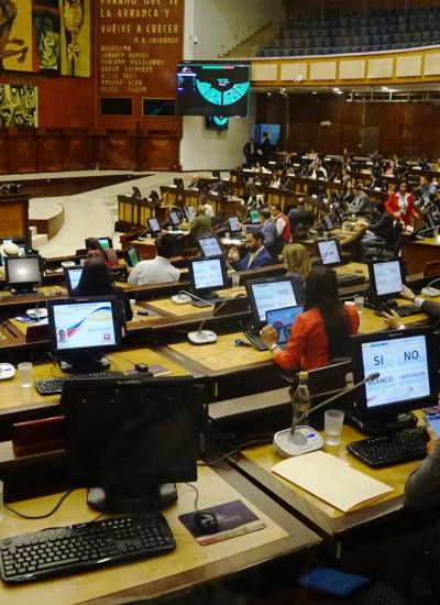 Quito, jueves 30 de octubre del 2024 VotaciÃ³n de la conformaciÃ³n de la ComisiÃ³n Especializada Ocacional para la instalaciÃ³n de bases Militares Extranjeras en el paÃ­s en el pleno de la Asamblea Nacional. Fotos:API / API