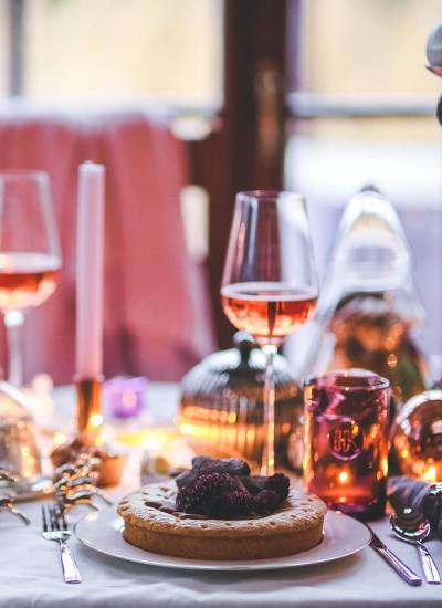 Mesa de celebración de fin de año.