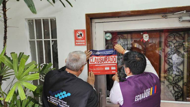 Clausuran chifa del sur de Guayaquil por plagas y falta de limpieza