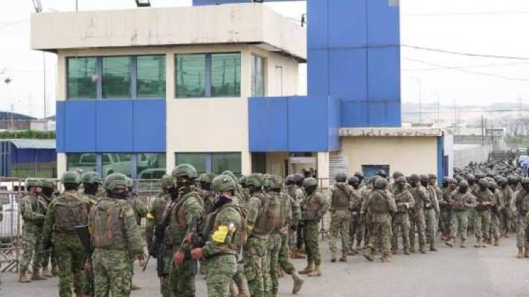 Militar captado con chips embalados en una cárcel de Guayaquil