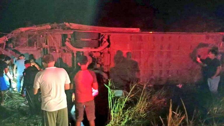 18 fallecidos y 25 heridos en accidente de tránsito de bus interprovincial en Morona Santiago