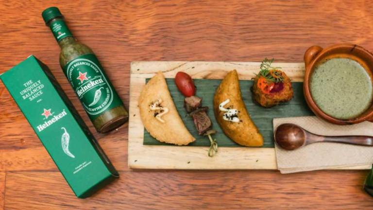 Heineken Ecuador lanza la primera salsa picante con sabor a cerveza