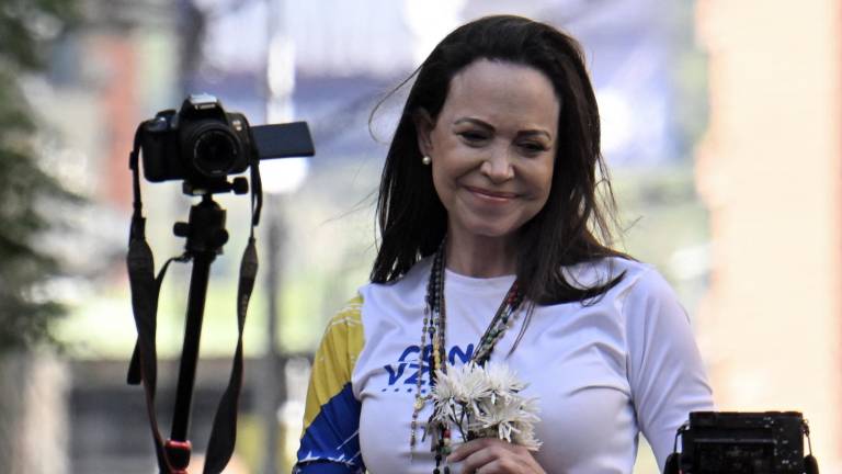 María Corina Machado fue interceptada y tumbada de la moto en la que se trasladaba.